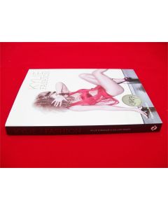 KYLIE FASHION KYLIE MINOGUE & WILLIAM BAKER THAMES & HUDSON 2012